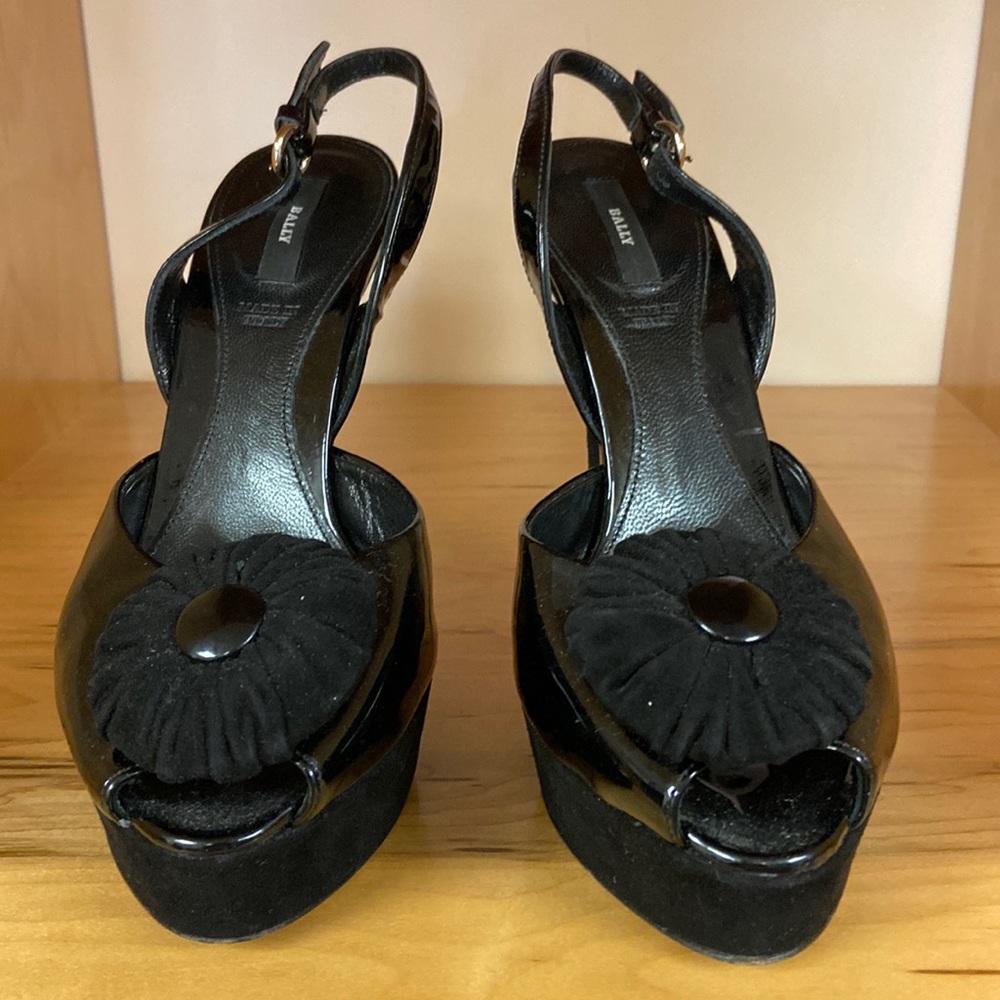 BALLY FASHIONABLE SHOES MADE IN ITALY SIZE 6.5